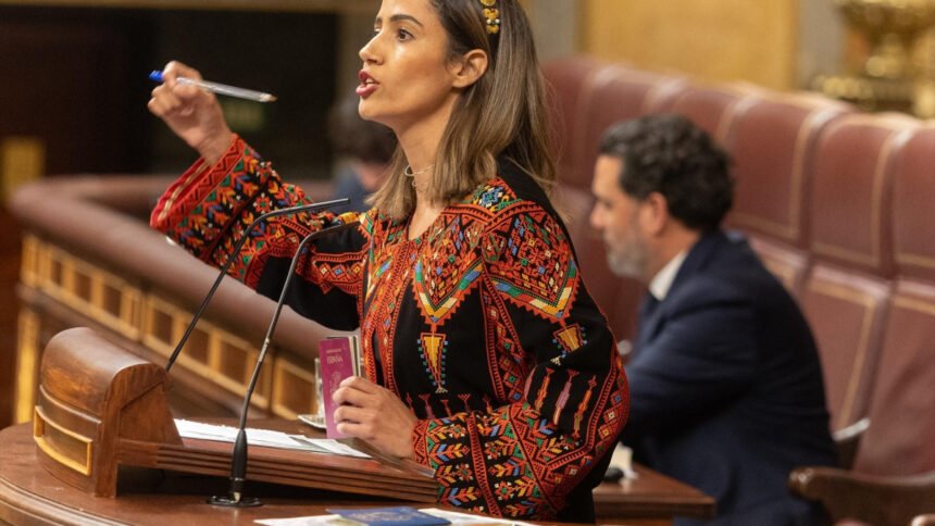 Avanza en el Congreso la ley para nacionalizar a saharauis pese a la oposición en solitario del PSOE – Público