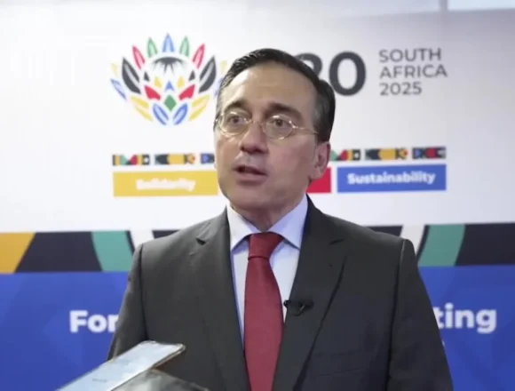 Albares afirma que ha dado “instrucciones precisas” de que el embajador español en Marruecos se implique “personalmente” tras la retención de eurodiputados en el Sáhara Occidental