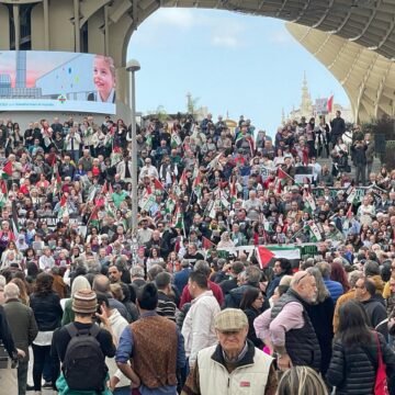 ‘1.000 voces por la paz’ se juntan en Sevilla para pedir el fin de la ocupación de Palestina y el Sáhara Occidental