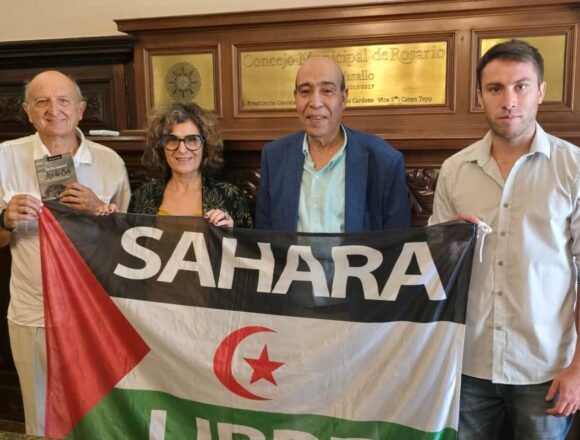 grupal_con_concejales ARGENTINA / Consejo Municipal de Rosario recibe al Representante del Frente Polisario en Argentina | Sahara Press Service (SPS)