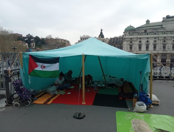 EL AYUNTAMIENTO DE BILBAO ANIMA A PARTICIPAR A LAS FAMILIAS EN EL PROGRAMA “VACACIONES EN PAZ” PARA ACOGER A MENORES REFUGIADOS SAHARAUIS