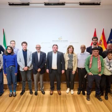 El Parlamento de Navarra acoge la conmemoración del 49 aniversario de la proclamación de la República Árabe Saharaui Democrática