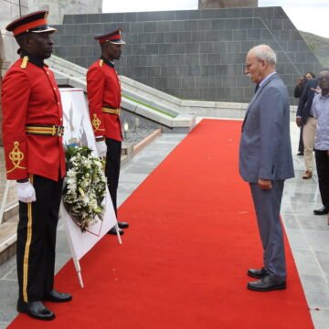 El Presidente de la República visita el Mausoleo de líderes en la capital namibia | Sahara Press Service (SPS)