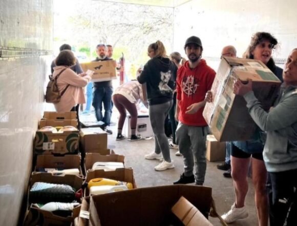 Puerto Serrano carga un tráiler solidario con destino a los campamentos saharauis – Portal de Cádiz