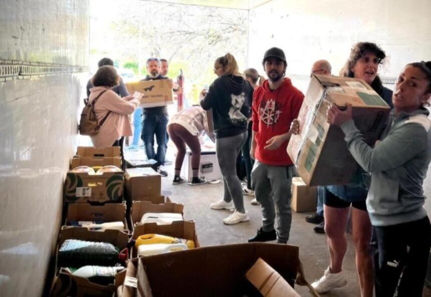 Puerto Serrano carga un tráiler solidario con destino a los campamentos saharauis – Portal de Cádiz