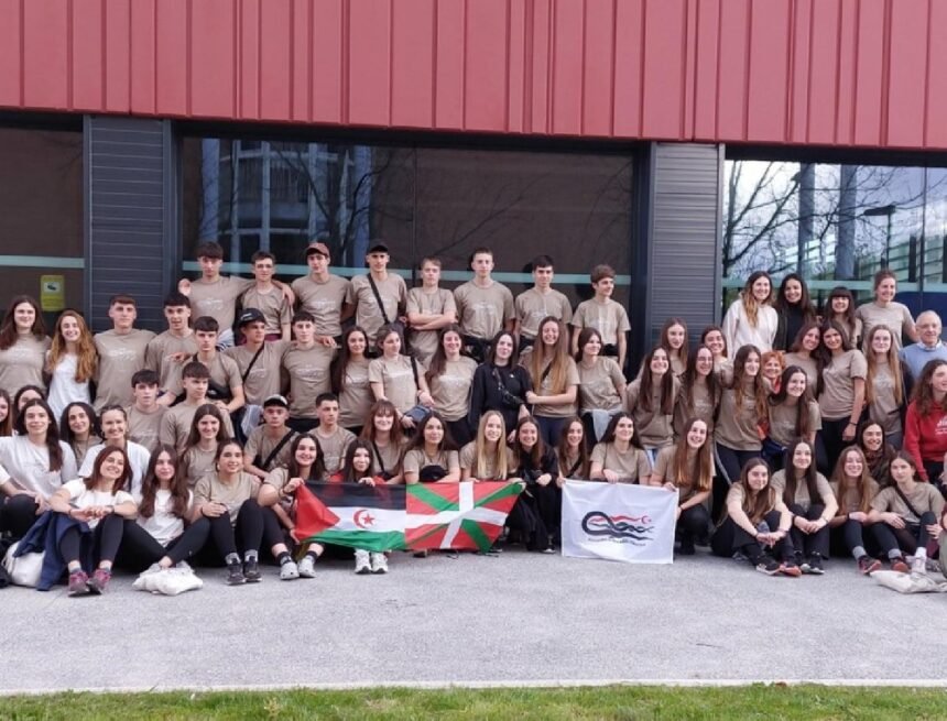61 jóvenes de Zumaia, rumbo a los campamentos de refugiados saharauis | El Diario Vasco