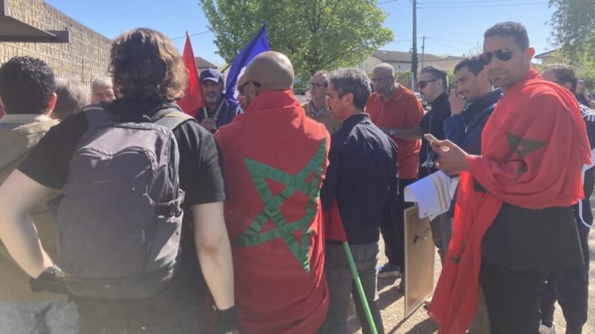 Con motivo de la visita a Poitiers de la #MarchaLibertadSaharaui veinticinco manifestantes marroquíes acudieron para protestar contra su llegada – La Nouvelle Republique