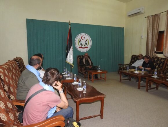 El Presidente de la República Saharaui recibe a una delegación de activistas solidarios catalanes 