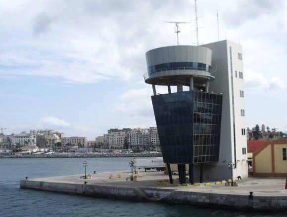 Investigan interferencias marroquíes en el puerto de Ceuta – La Gaceta