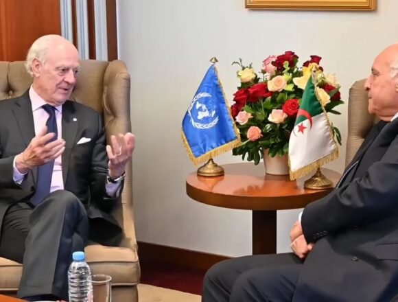 Enviado de ONU para el Sáhara Occidental se reúne con el ministro de exteriores de Argelia