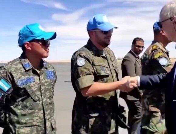 De Mistura llega a los campamentos saharauis para evaluar el proceso de paz en el Sáhara Occidental 