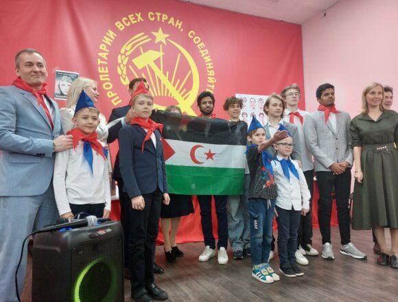 Estudiantes saharauis participan en los actos conmemorativos del Día del Explorador en Rusia | Sahara Press Service (SPS)