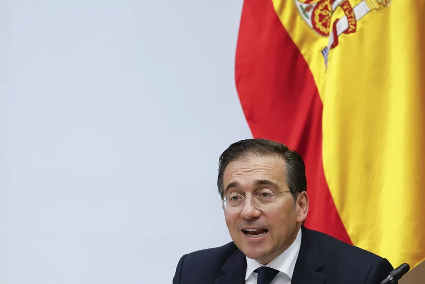 Las siete renuncias de Albares escondidas en el Plan de Acción Exterior, del Sáhara a China y cómplice con Maduro – El Mundo
