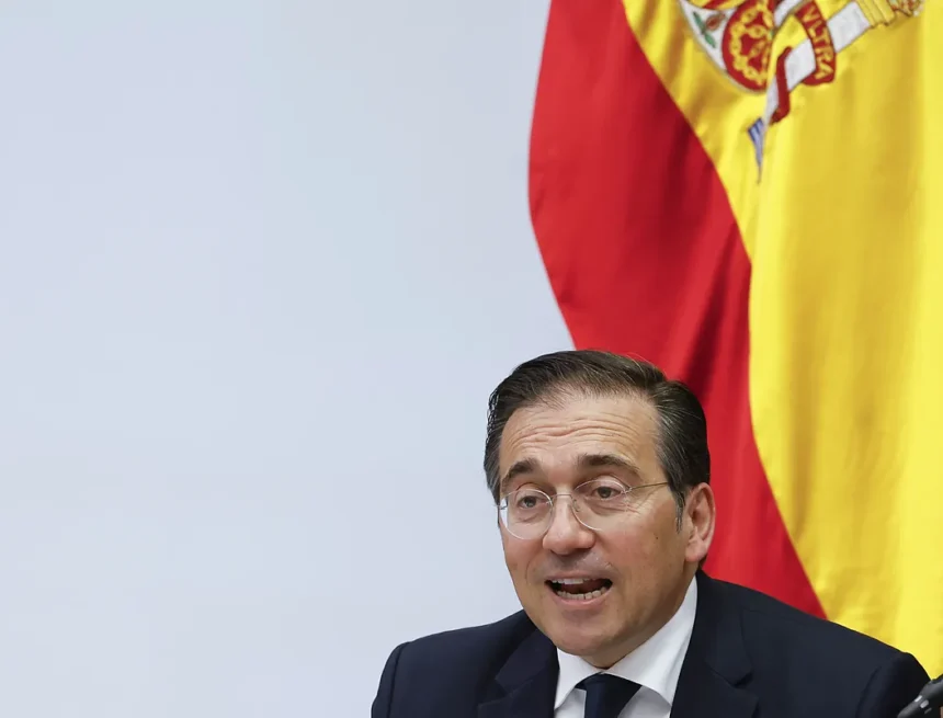 Las siete renuncias de Albares escondidas en el Plan de Acción Exterior, del Sáhara a China y cómplice con Maduro – El Mundo