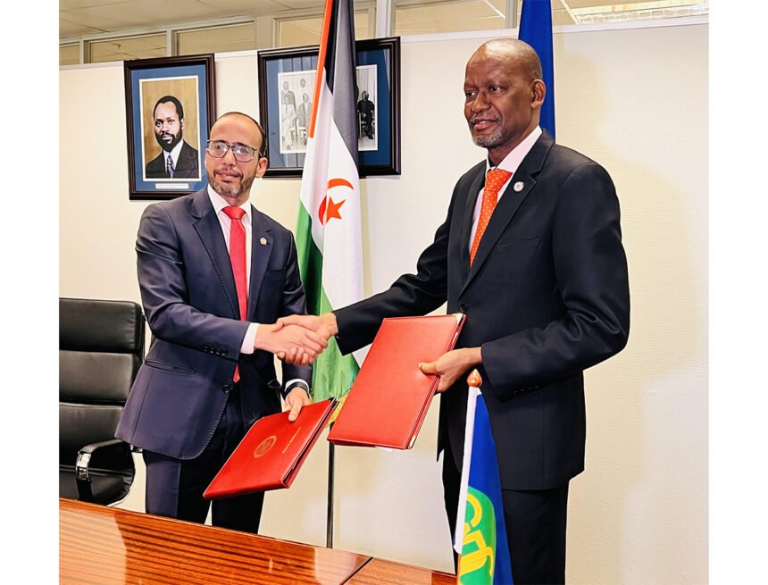 Executive-Secretary-Mr-Elias-Magosi-and-Ambassador-of-the-Sahrawi-to-Botswana-Mr-Bah-El-Mad-Abdellah La Comunidad de Desarrollo de África Austral (SADC) refuerza su compromiso con la autodeterminación saharaui – Herald on line