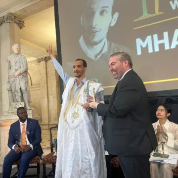 Abogado saharaui de DDHH al que Marruecos no permite ejercer recibe premio internacional