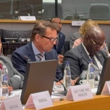 El Ministro de Relaciones Exteriores saharaui reafirma la importancia de la paz y la justicia para el desarrollo durante la reunión ministerial UA-UE en Bruselas