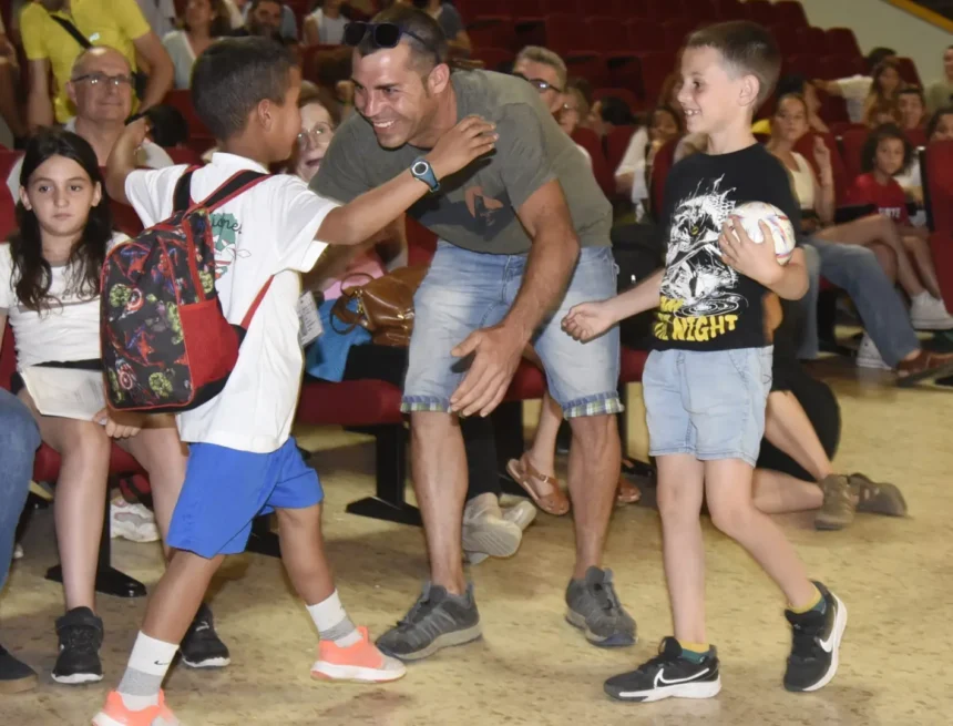 medio-centenar-de-ninos-y-ninas-saharauis-han-llegado-a-la-provincia-de-huesca-para-disfrutar-del-verano-con-el-programa-vacaciones-en-paz-32 Las asociaciones de Zaragoza, Huesca y Teruel que participan en el programa ‘Vacaciones en paz’ hacen un llamamiento para llenar un avión entero con 130 menores