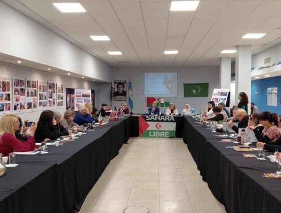 La presidenta de la Liga de Periodistas Saharauis en Europa rinde homenaje a los medios de comunicación saharauis | Sahara Press Service (SPS)