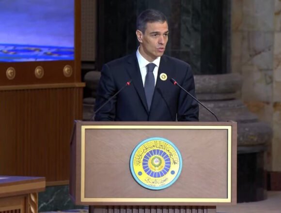 «Bagdad de la paz» acoge las causas árabes: Sánchez apoya a Gaza, pero ignora por completo la situación en el Sáhara Occidental