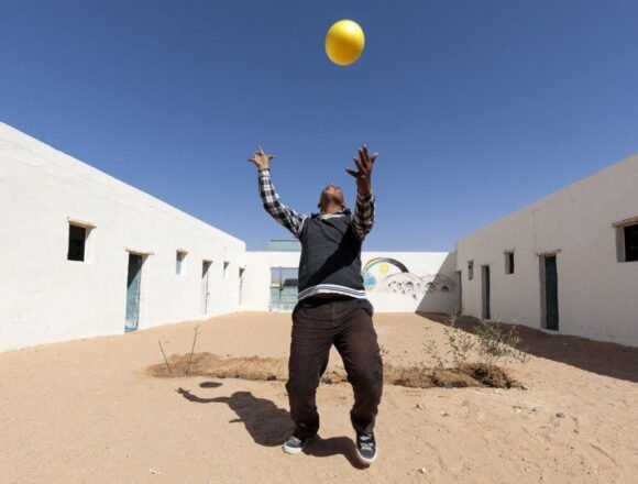 Visibilizar colectivos vulnerables en el Sáhara – Ajuda als pobles por saharaquart