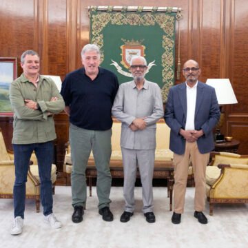 El alcalde de Pamplona ha trasladado al delegado del Frente Polisario en Navarra el apoyo y la solidaridad de Pamplona con el pueblo saharaui