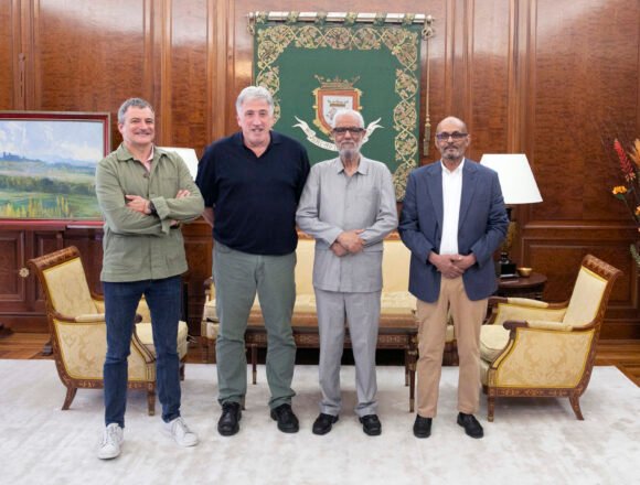 El alcalde de Pamplona ha trasladado al delegado del Frente Polisario en Navarra el apoyo y la solidaridad de Pamplona con el pueblo saharaui