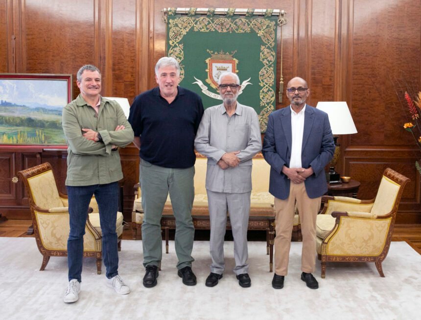 El alcalde de Pamplona ha trasladado al delegado del Frente Polisario en Navarra el apoyo y la solidaridad de Pamplona con el pueblo saharaui