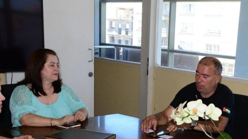 Mohamed Salem (UGTSARIO): «Queremos una vida digna para los obreros saharauis» – Faro de Vigo