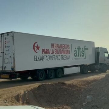El camión de ‘Herramientas para la solidaridad’ de ATTsF ya está en los campamentos saharauis