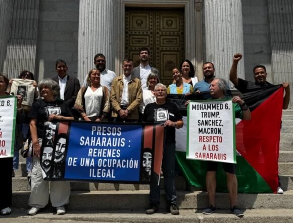 Sumar pide sin éxito a Albares que condene la expulsión de Marruecos de una marcha de activistas prosaharauis