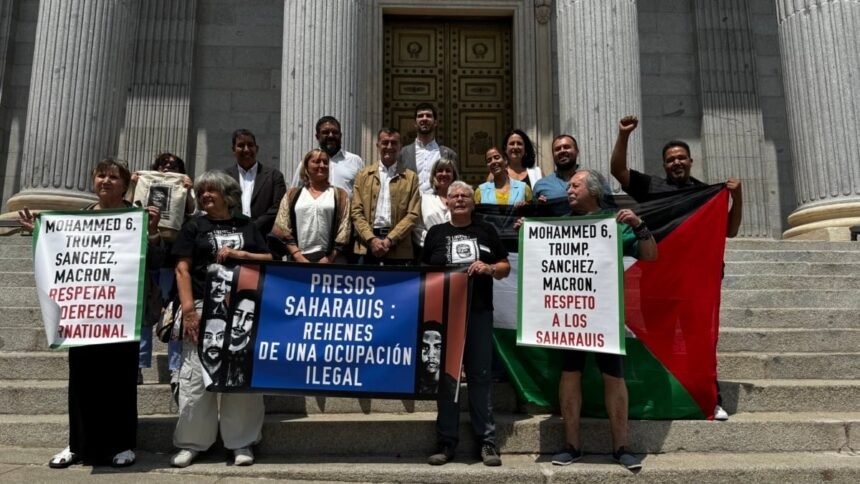 Sumar pide sin éxito a Albares que condene la expulsión de Marruecos de una marcha de activistas prosaharauis