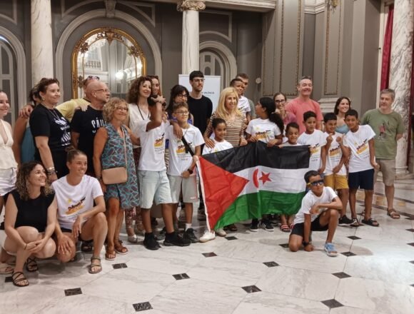 0728 Vacances en pau València recibe a los niños y niñas saharauis del programa Vacances en Pau