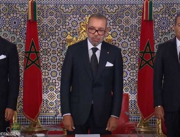 Mohamed VI dice ahora «apoyar» una solución «consensuada» al conflicto del Sáhara Occidental