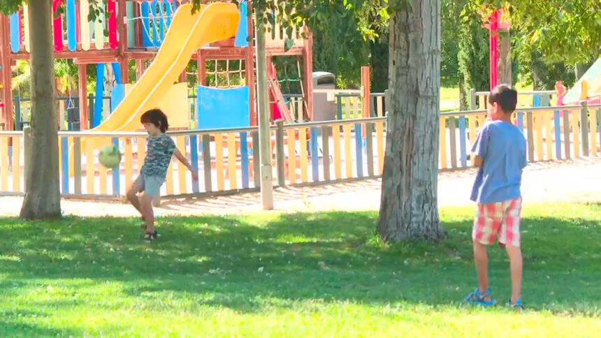 Familias madrileñas acogen a niños saharauis durante los meses de verano – TeleMadrid