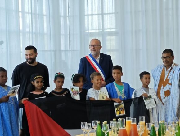 VACACIONES EN PAZ 2025 – FRANCIA | El Ayuntamiento de Lanester homenajea a los niños saharauis durante una ceremonia solidaria
