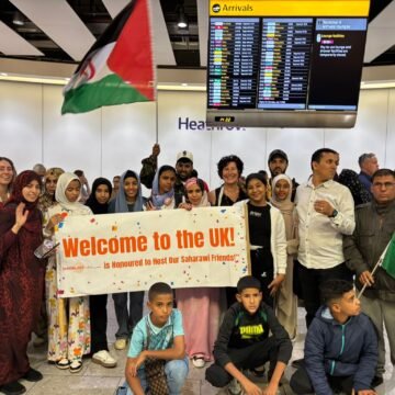Un grupo de niños y niñas saharauis de ‘Holiday in Peace’ llega al Reino Unido | Sahara Press Service (SPS)