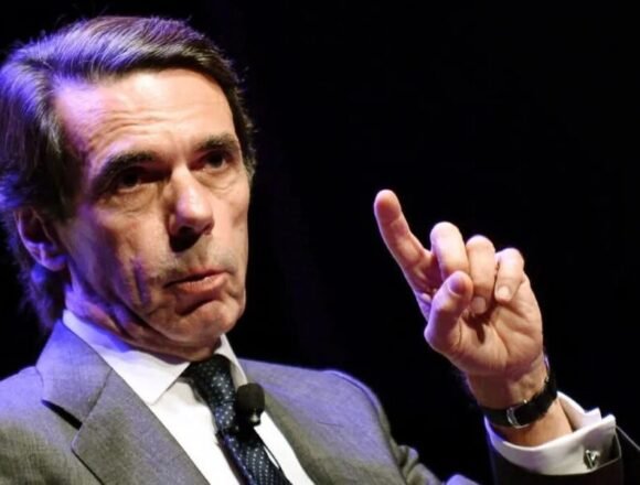 Aznar asegura que Chirac le presionó para ceder Ceuta, Melilla y el Sáhara Occidental a Marruecos