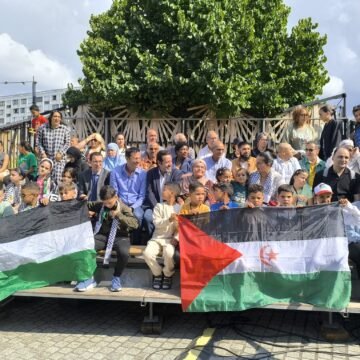 Vitry-sur-Seine: Recepción en honor a los niños saharauis y palestinos, símbolos de paz y solidaridad
