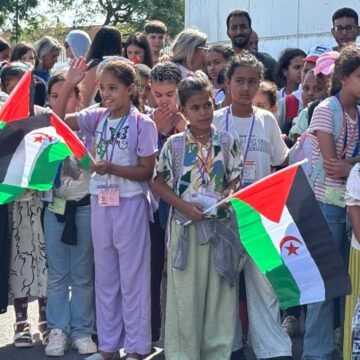 La Diputación de Huelva da la bienvenida al centenar de menores saharauis que van a pasar unas ‘Vacaciones en Paz’ en la provincia