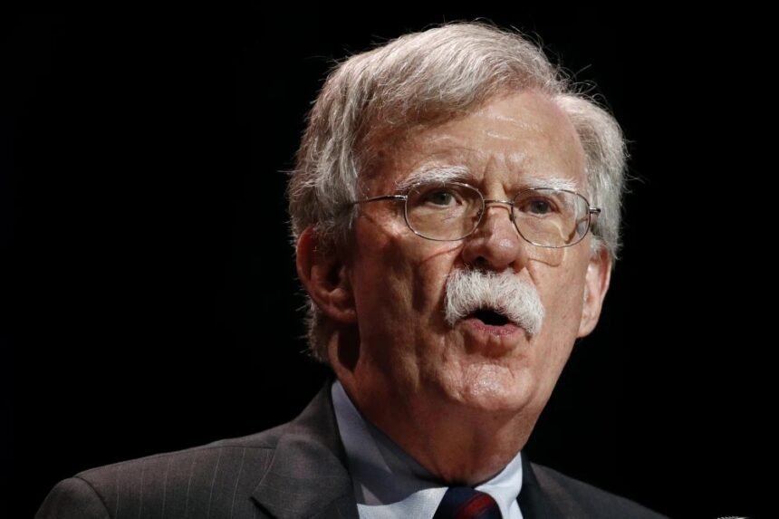 John Bolton denuncia la pasividad internacional y exige un referéndum para el Sáhara Occidental