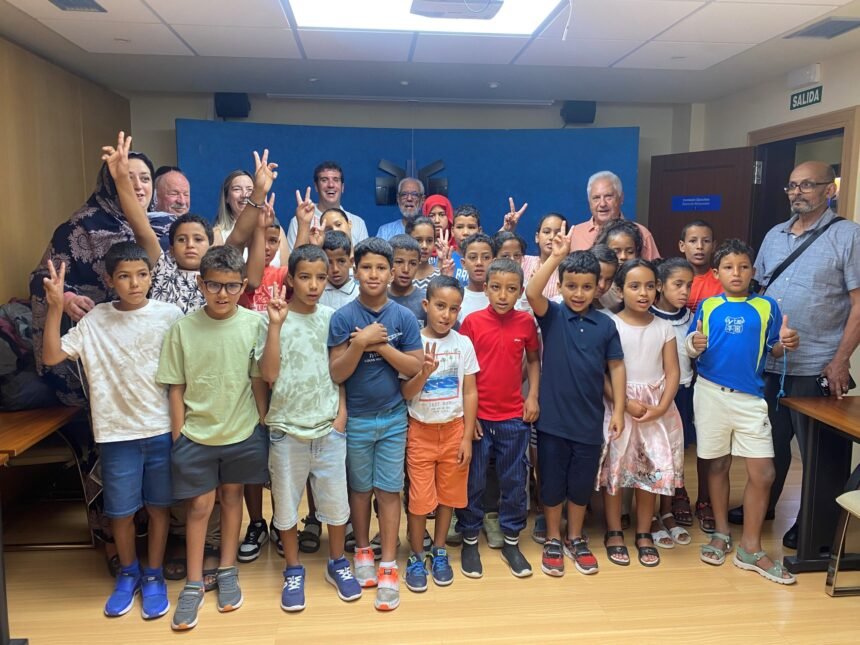 La Federación Navarra de Municipios y Concejos recibe a una treintena de niñas y niños saharauis acogidos este verano por familias navarras