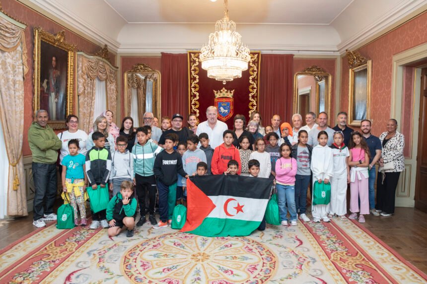 VACACIONES EN PAZ | Una treintena de niños y niñas saharauis visitan la Casa Consistorial durante su estancia en Pamplona – Ayuntamiento de Pamplona