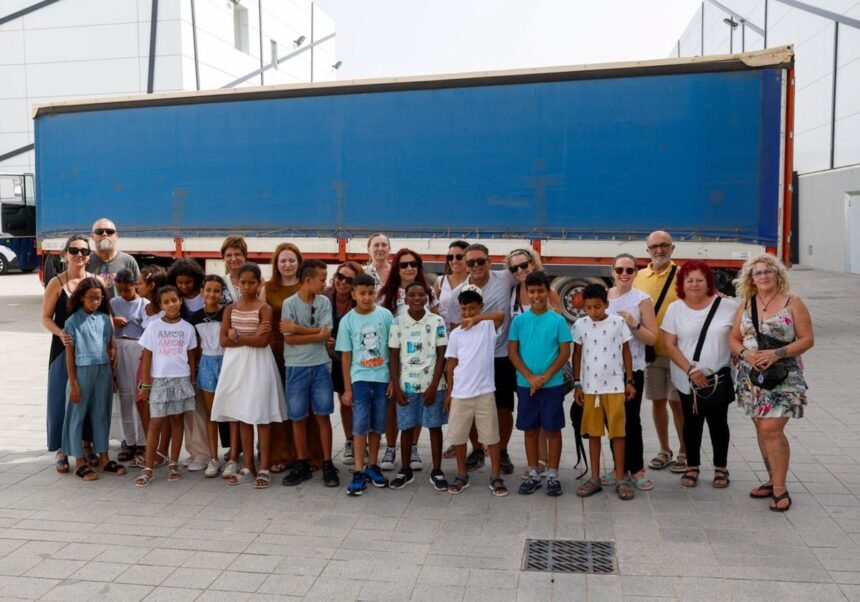 El Ayuntamiento de Lorca entrega un remolque a la Asociación Sonrisa Saharaui | La Verdad