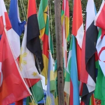 FRANCIA | Gravelines celebra el 20º aniversario del Village “Copains du Monde” y el 80º aniversario del «Secours Populaire Français»: un homenaje a la solidaridad internacional