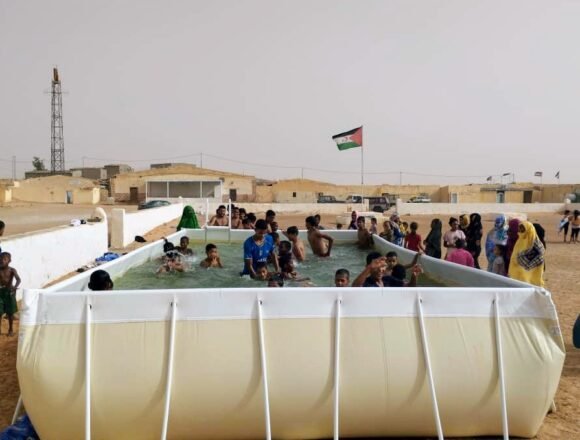 Piscinas para los niños y niñas de los campamentos de refugiados saharauis de Tinduf