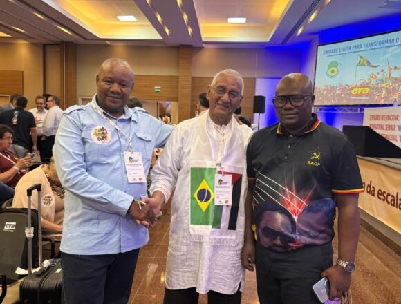 Representante de Frente POLISARIO conversa con delegados extranjeros y personalidades en el VI Congreso de la Central de Trabajadores y Trabajadoras de Brasil