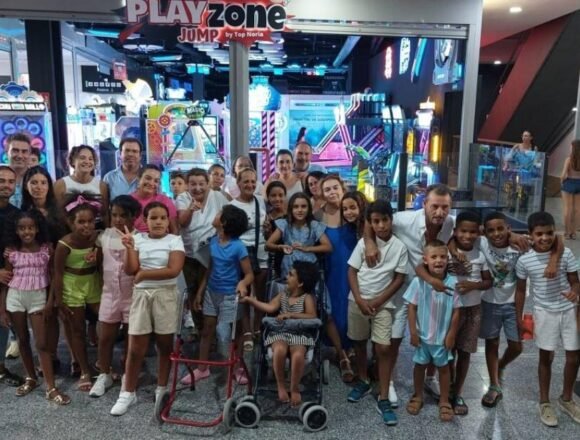 screenshot_3158_ef77d VACACIONES EN PAZ – Los niños saharauis viven una jornada de cine y diversión en Los Barrios gracias a la solidaridad vecinal