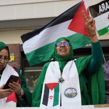BILBAO: Concentración de la diáspora saharaui en Euskadi frente al consulado marroquí por los 50 años de invasión y lucha del pueblo saharaui