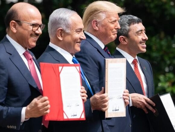 Israeliens-Emirats Los Acuerdos de Abraham, cinco años después: un espejismo roto tras el ataque israelí en Doha